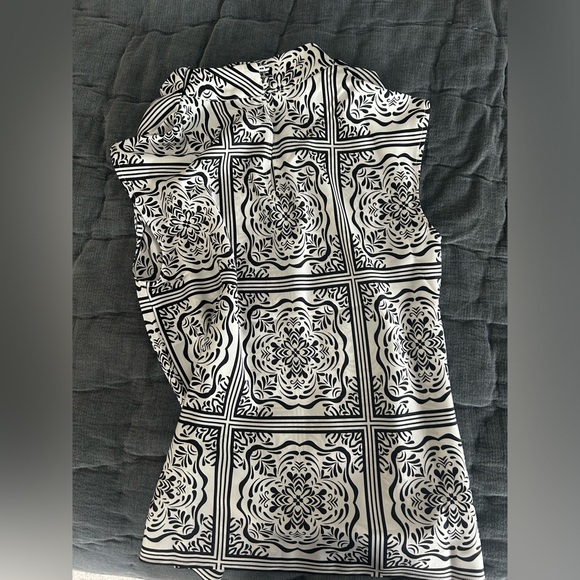 LOFT NWT silky top. Size Small - Picture 2 of 4